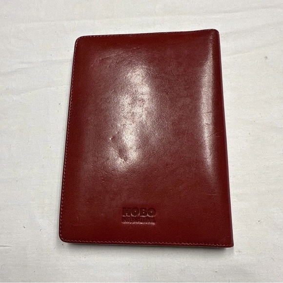 HOBO Vintage Photo Album in Rich Burgundy - Picture 4 of 7
